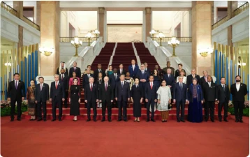 Xi destaca la cooperación y el desarrollo en un nuevo viaje hacia otra década...